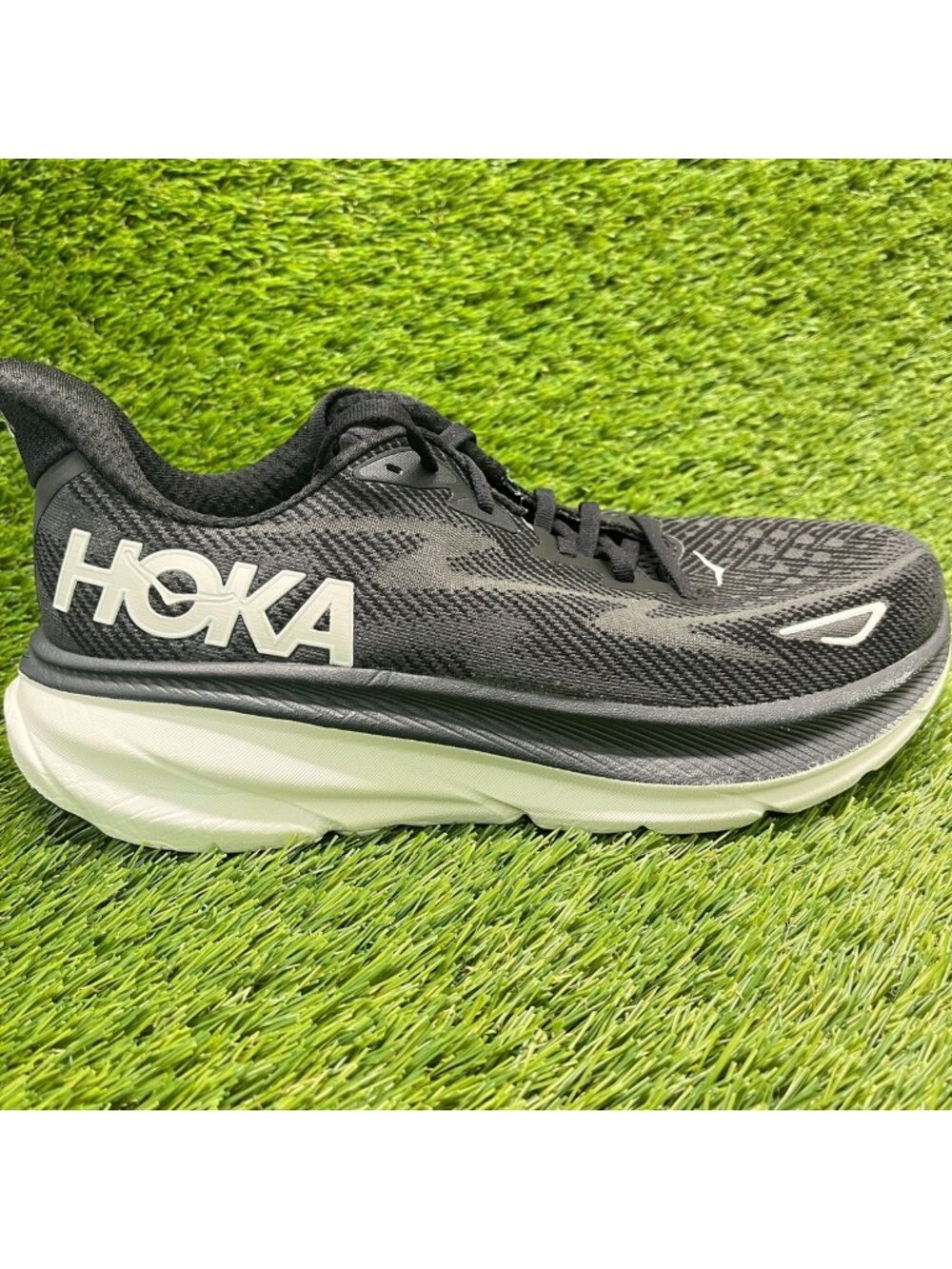 Hoka One One Clifton 9 Womens Size 10 Black Athletic Running Shoes Sneakers